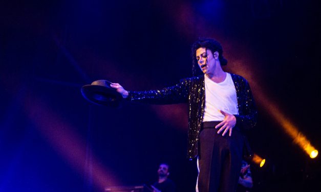 <strong>15 anos sem Michael Jackson: Rodrigo Teaser e ex-guitarrista do Rei do Pop vão se apresentar em Brasília no próximo sábado (29)</strong>